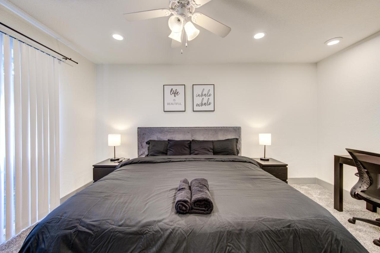 Trendy Midtown Apt, Walk To Shops & Sites, Pets Ok Houston Exterior photo