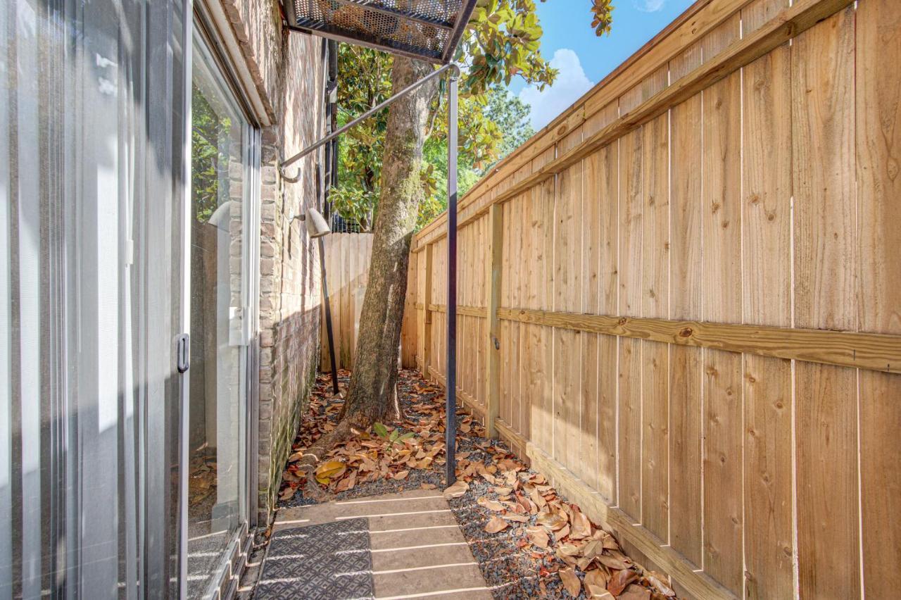 Trendy Midtown Apt, Walk To Shops & Sites, Pets Ok Houston Exterior photo