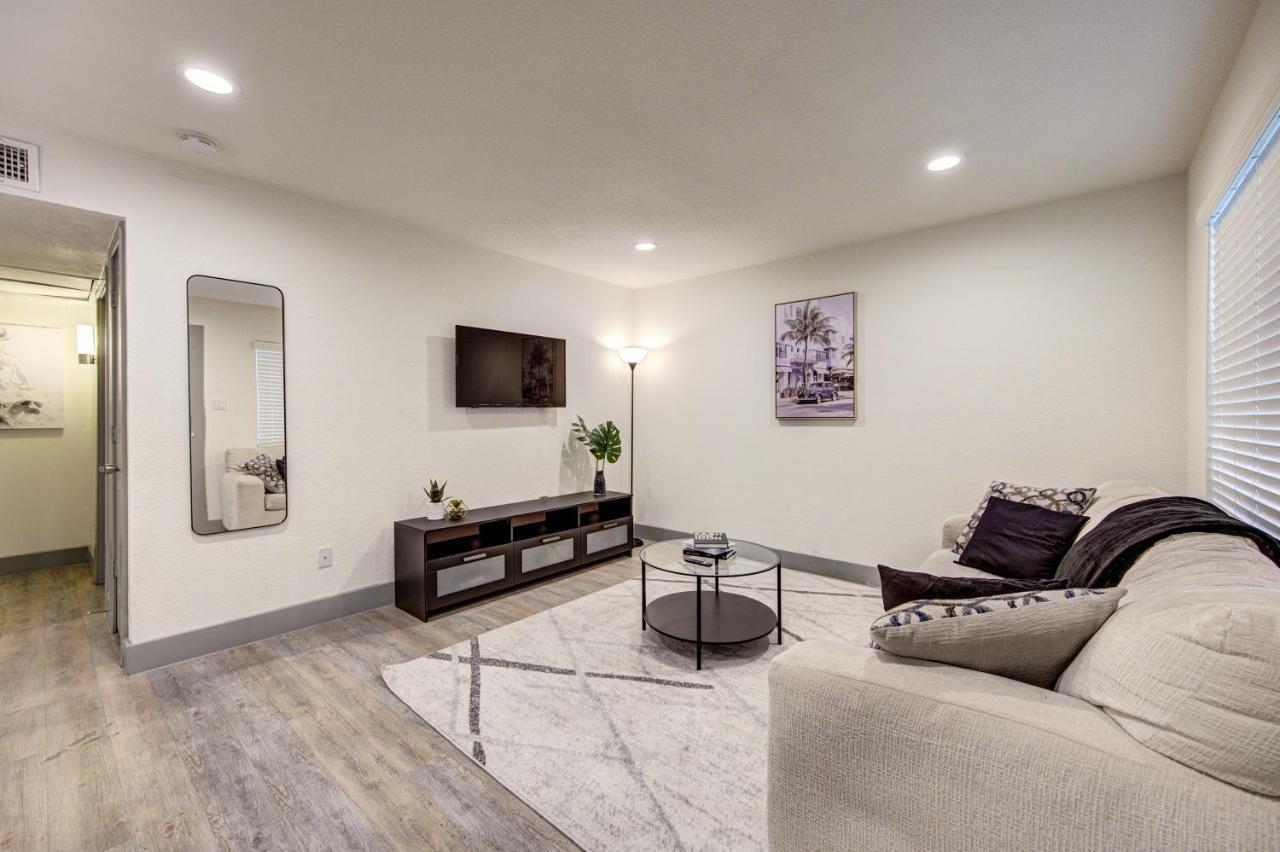 Trendy Midtown Apt, Walk To Shops & Sites, Pets Ok Houston Exterior photo