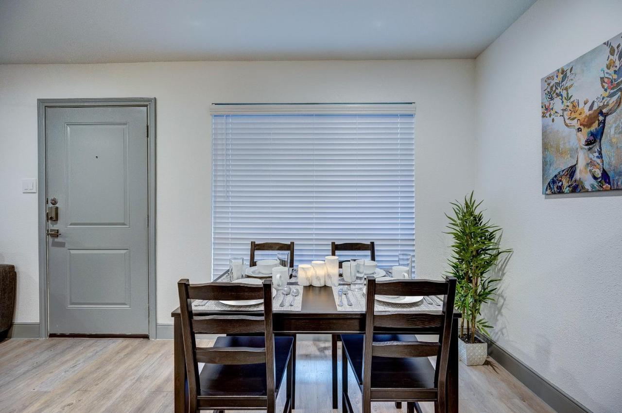Trendy Midtown Apt, Walk To Shops & Sites, Pets Ok Houston Exterior photo